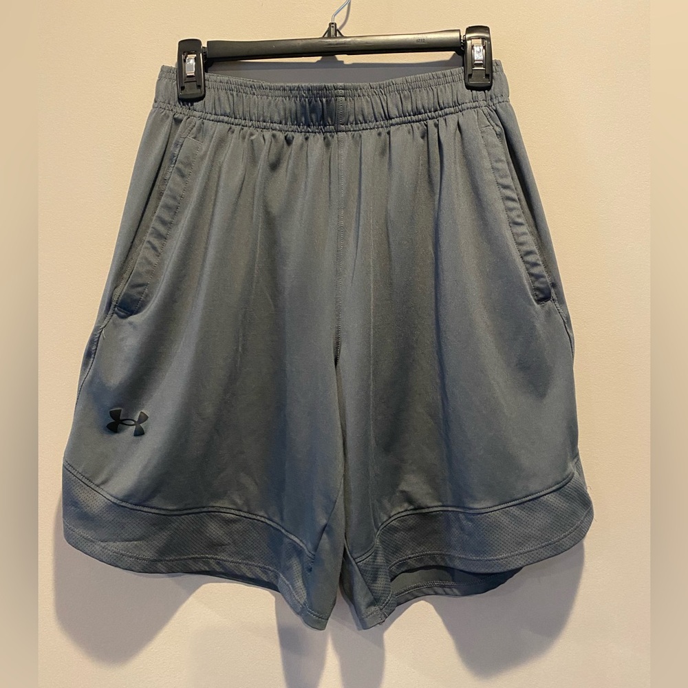 Under Armour gray drawstring waist men’s shorts